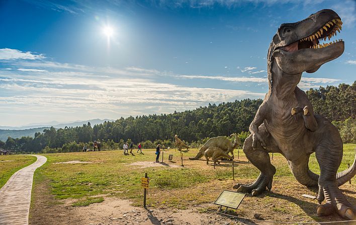 museo del jurasico tiranosaurus